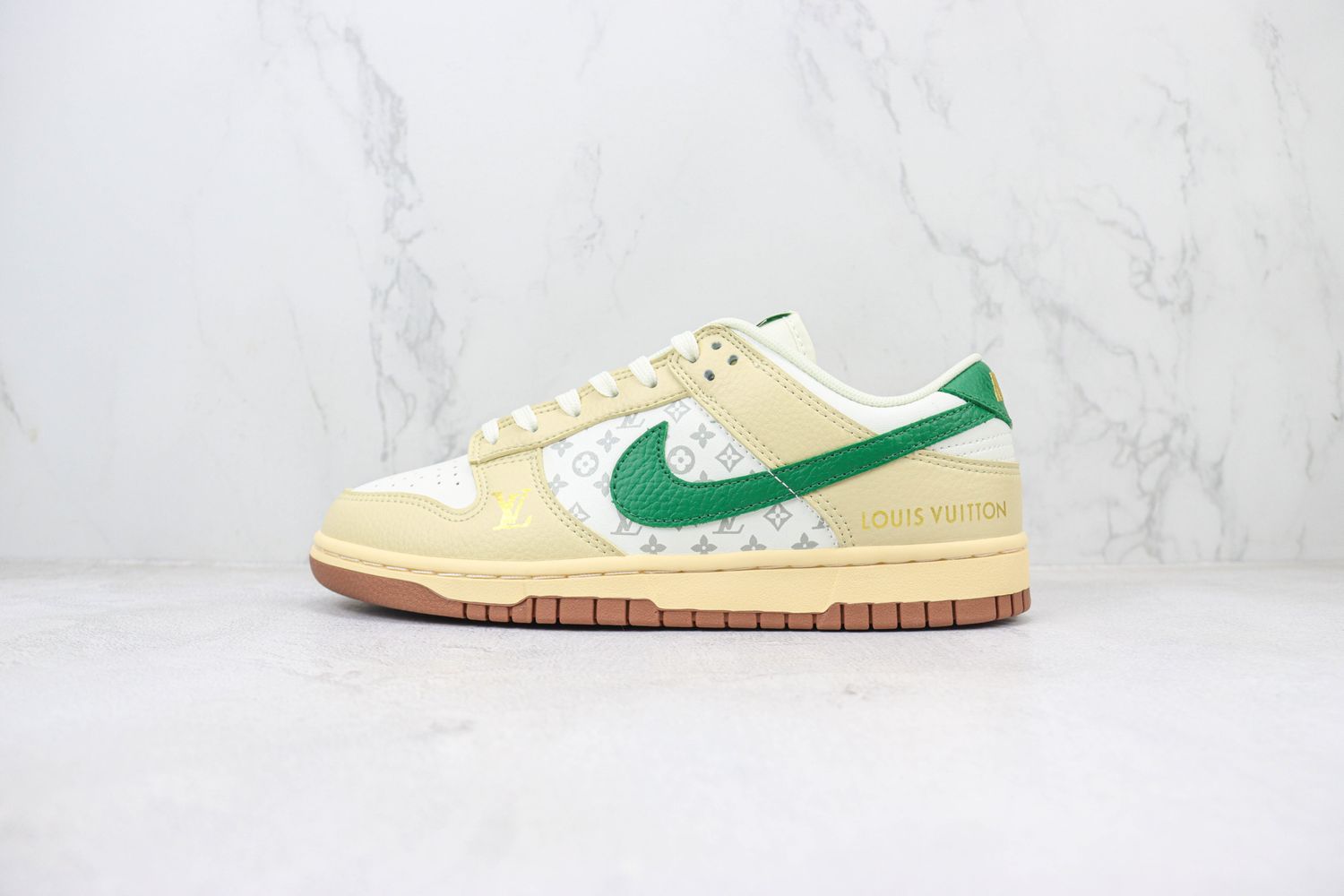 SB Dunk Low x LV 116