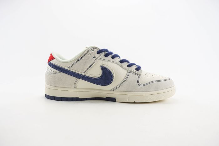 Nike SB Dunk Low x The North Face 57