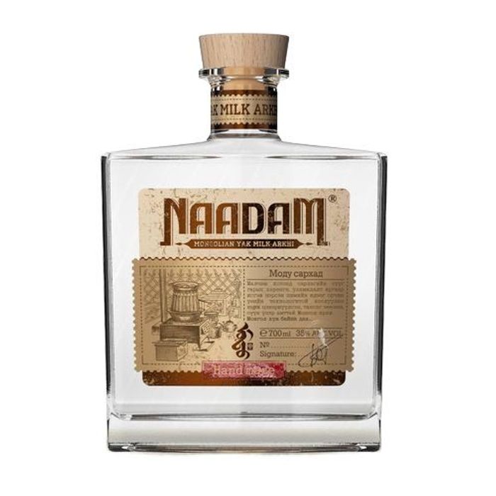 Архи NAADAM 0.7л (Бэлгийн хайрцагтай)