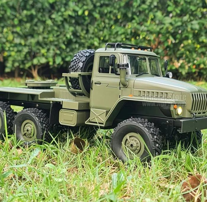 Урал чирэгч 6x6