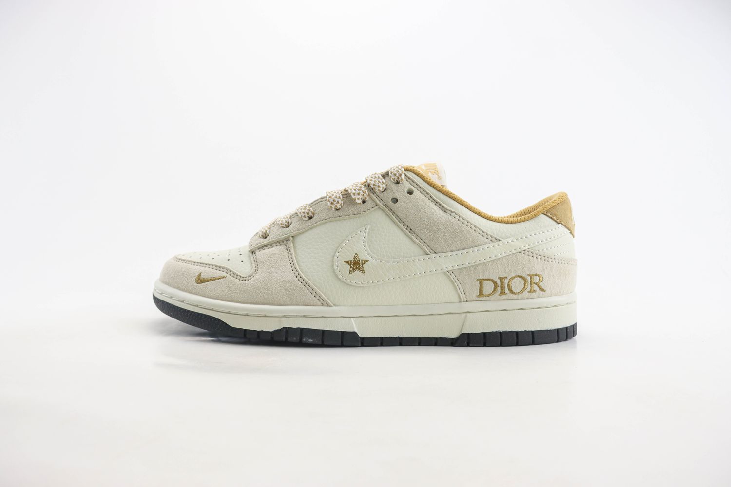 Nike SB Dunk Low x DIOR 06