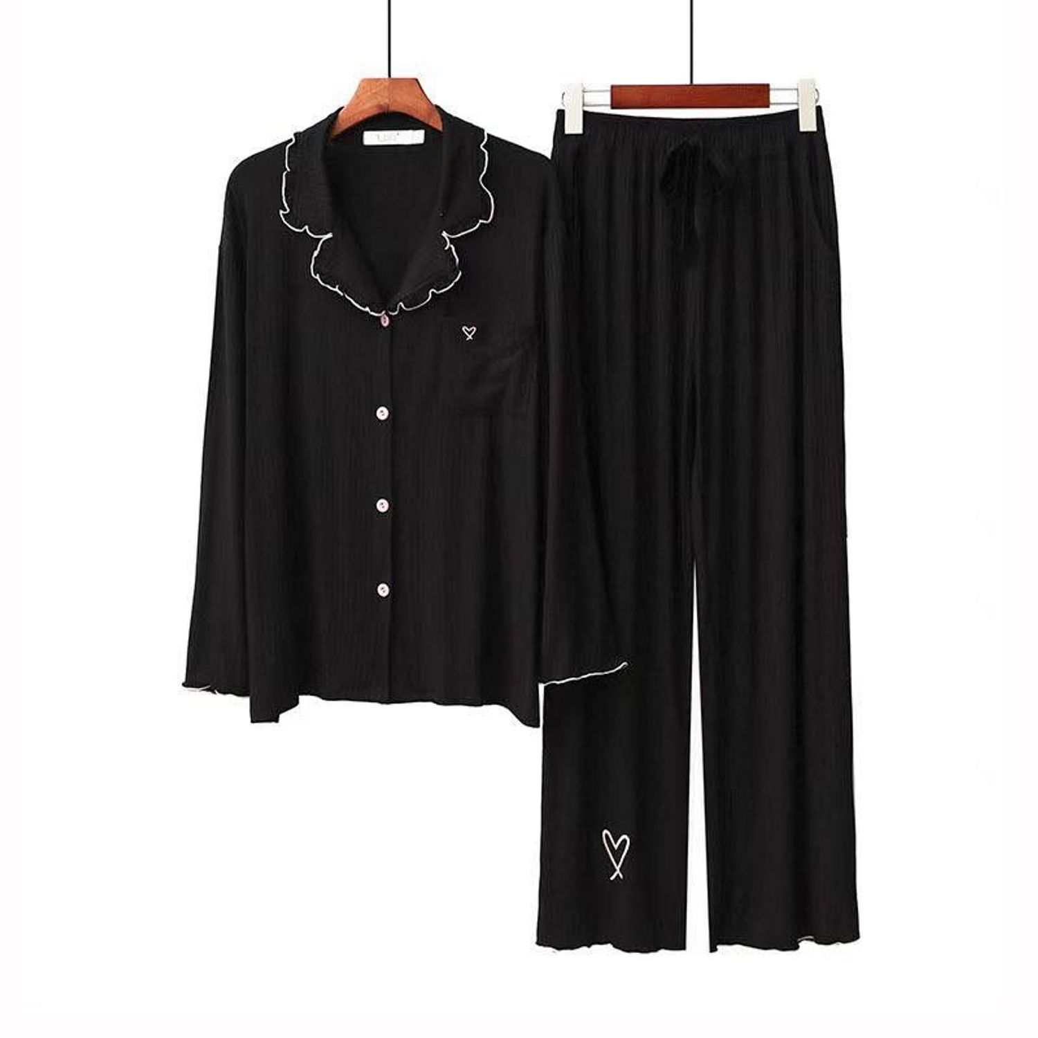 Зөөлөн суналттай даавуун эмэгтэй