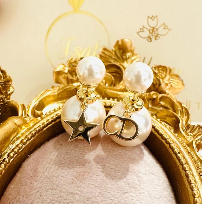 Сувдтай ээмэг