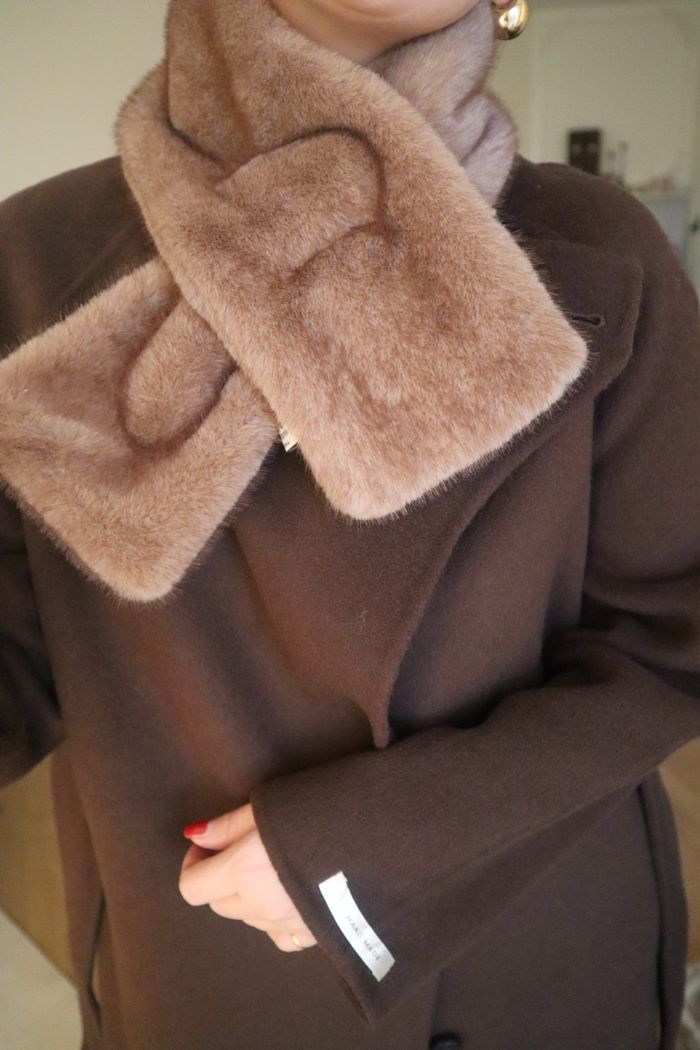 Бэлэн trendy үслэг ороолт