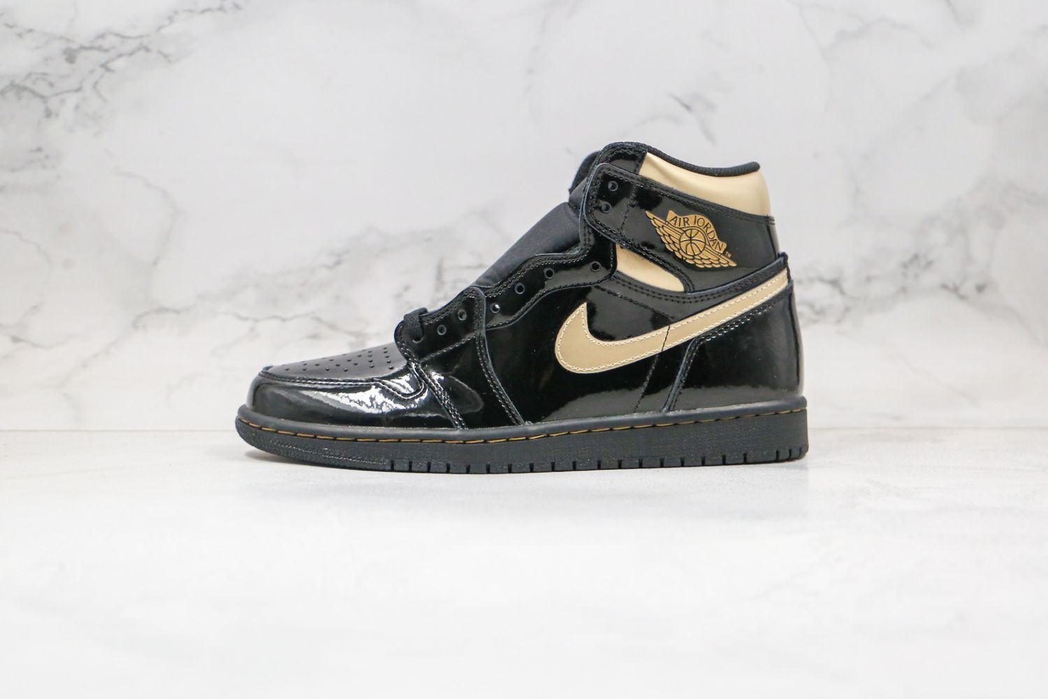 Jordan 1 Retro High Black Metallic Gold (2020)