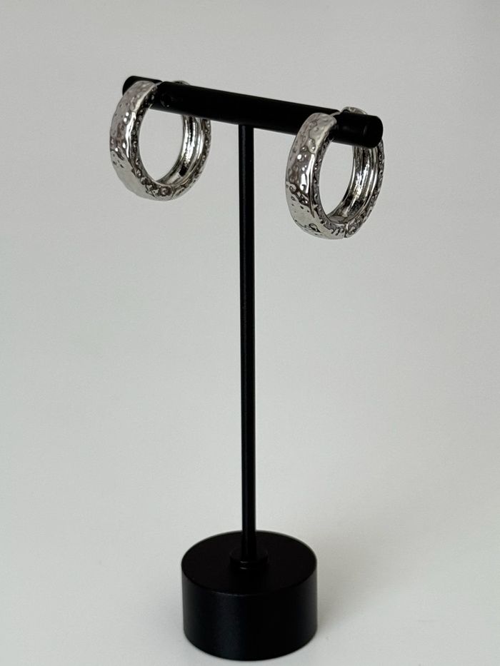 Textured hoop earrings