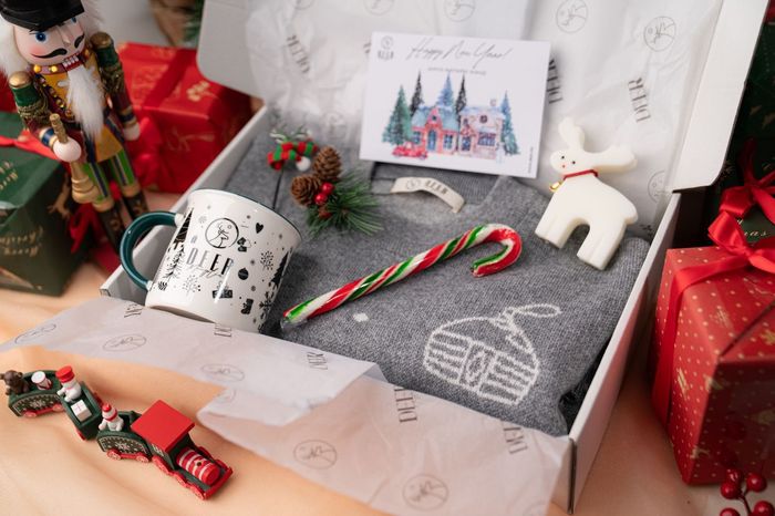 Цамцтай бэлгийн багц