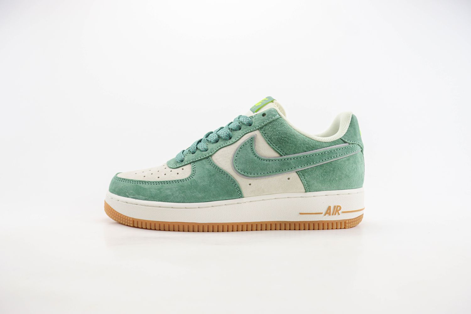 Nike Air Force 1 07 Low Suede Green White 