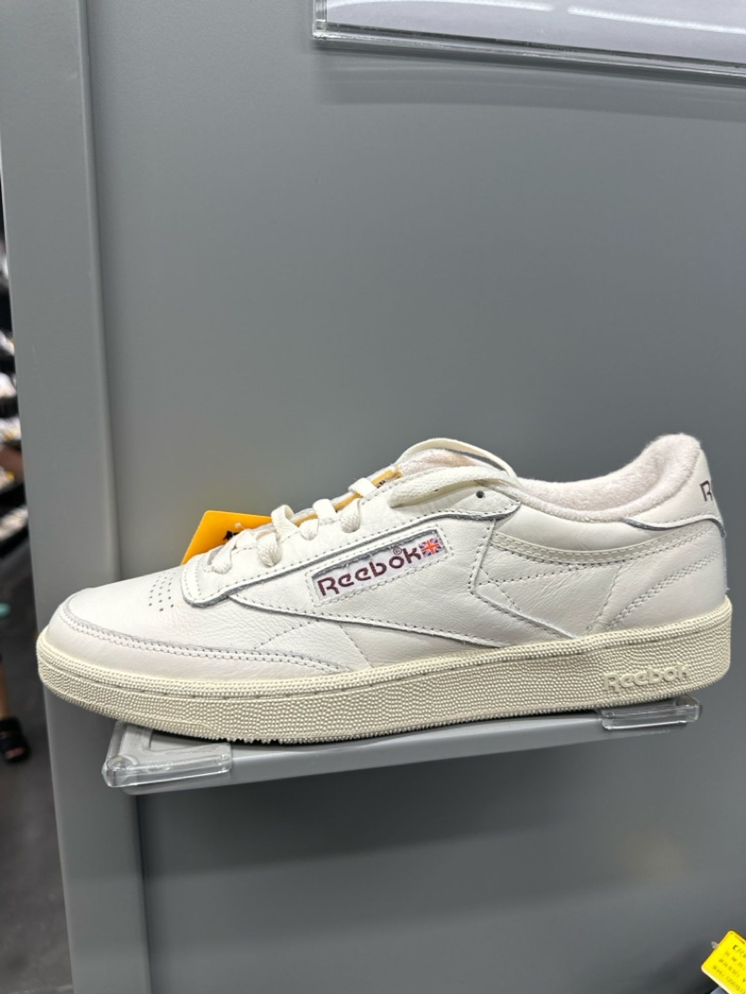 Reebok гутал