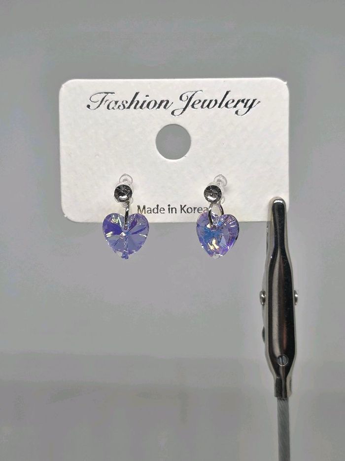 Хавчдаг ээмэг