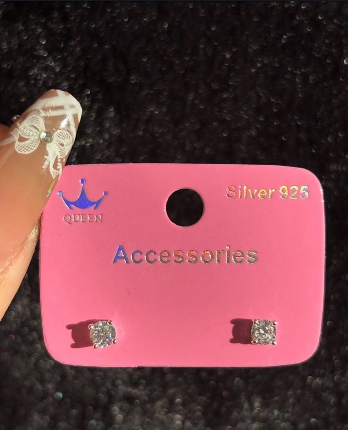 Мөнгөн ээмэг