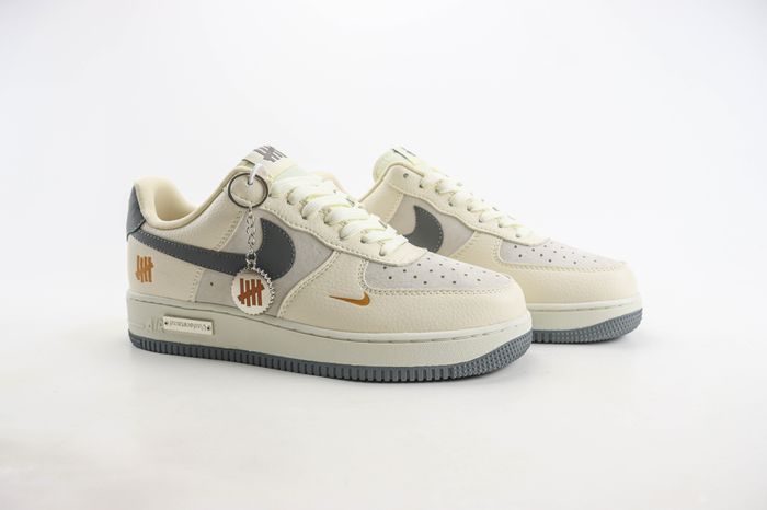 Nike Air Force 1 Low x Undefeated 11