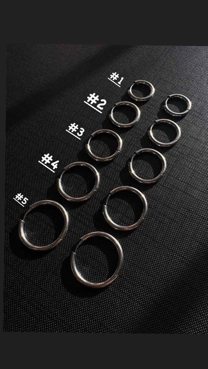 Эрэгтэй ээмэг