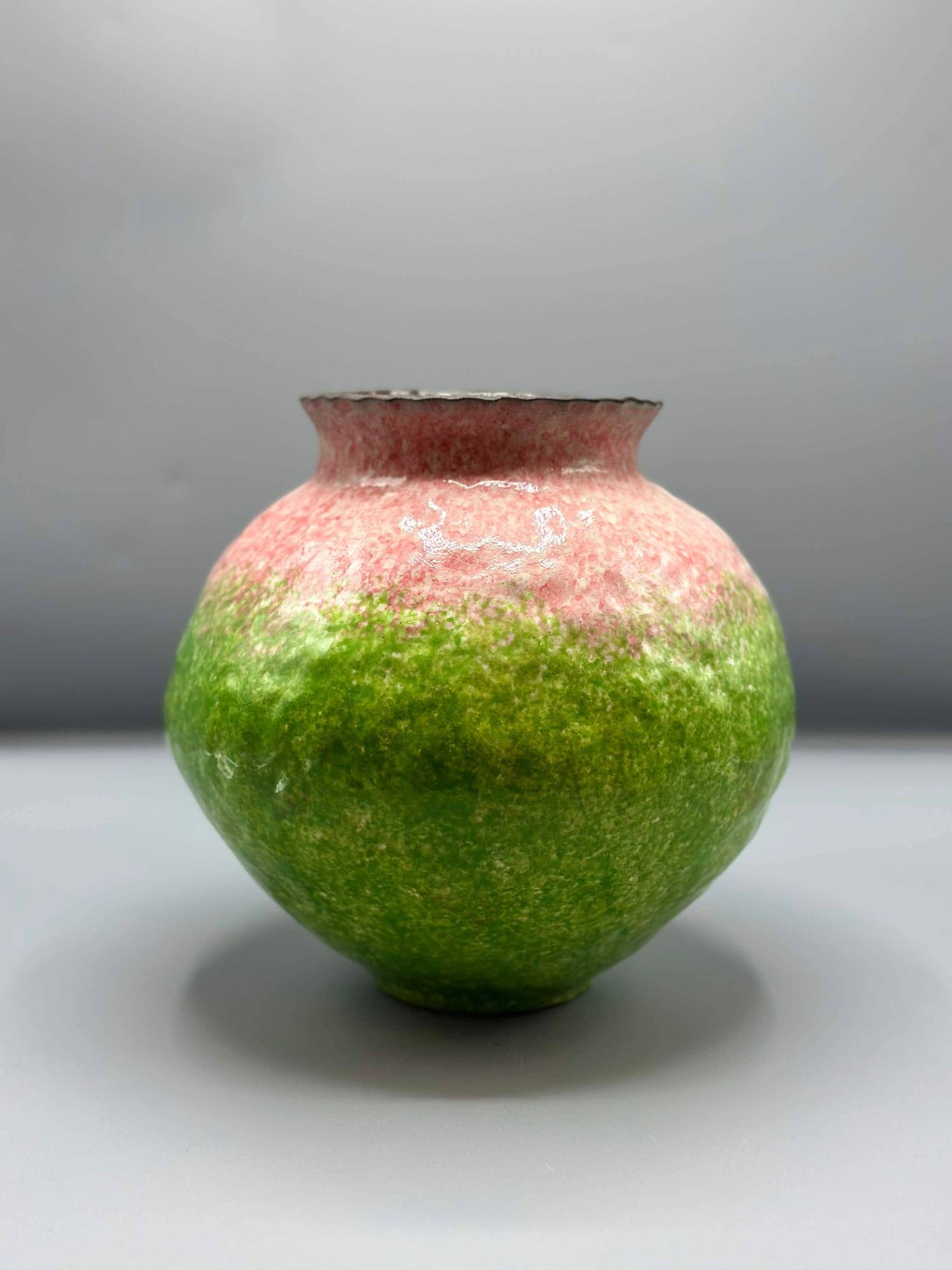 Vase ягаан ногоон том