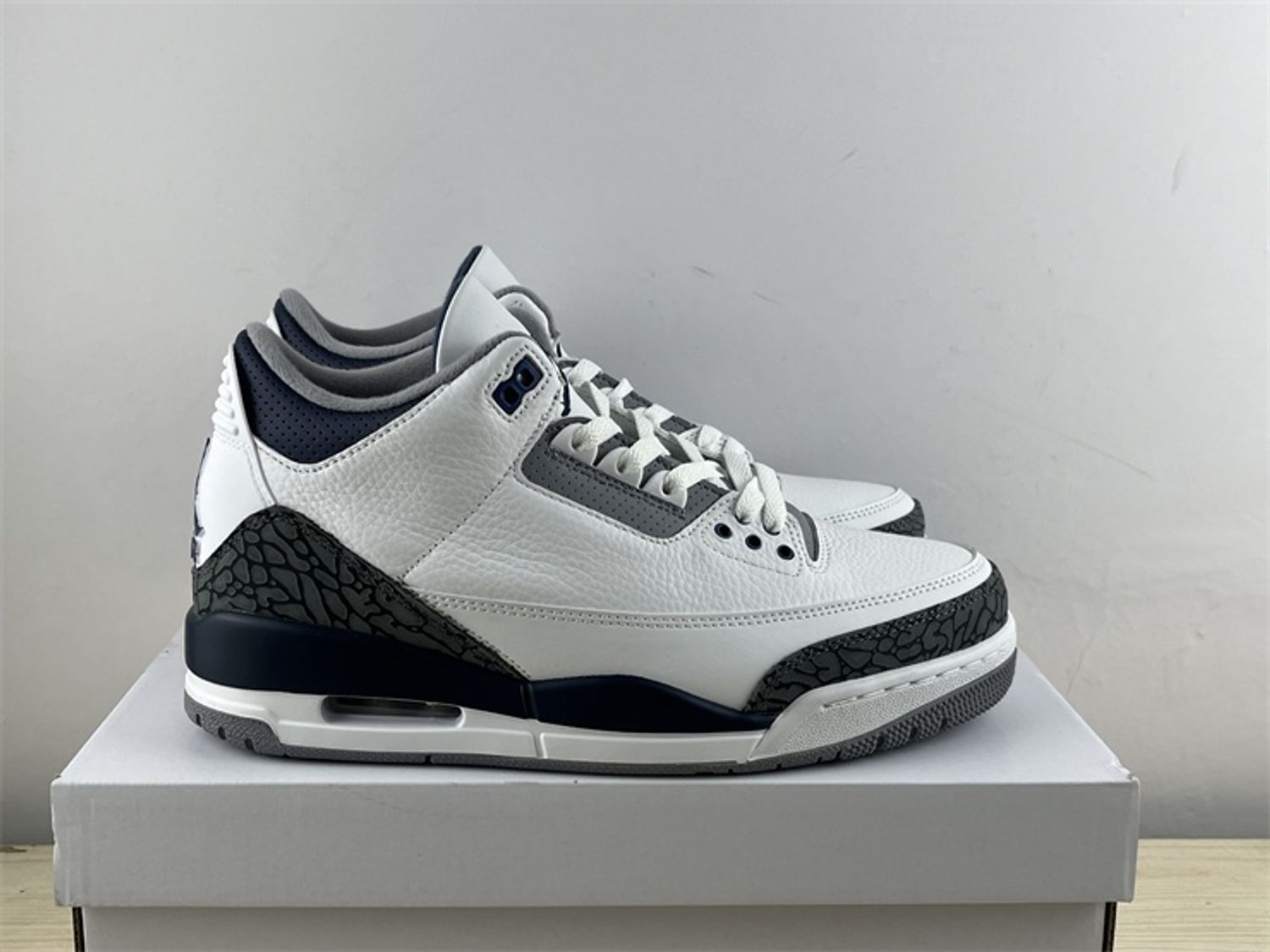 Jordan 3 Retro Midnight Navy