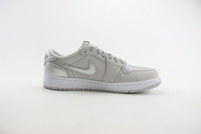 Jordan 1 Low OG Metallic Silver