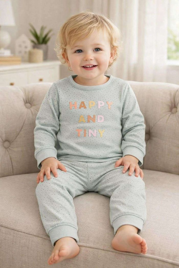 Happy and tiny хослол