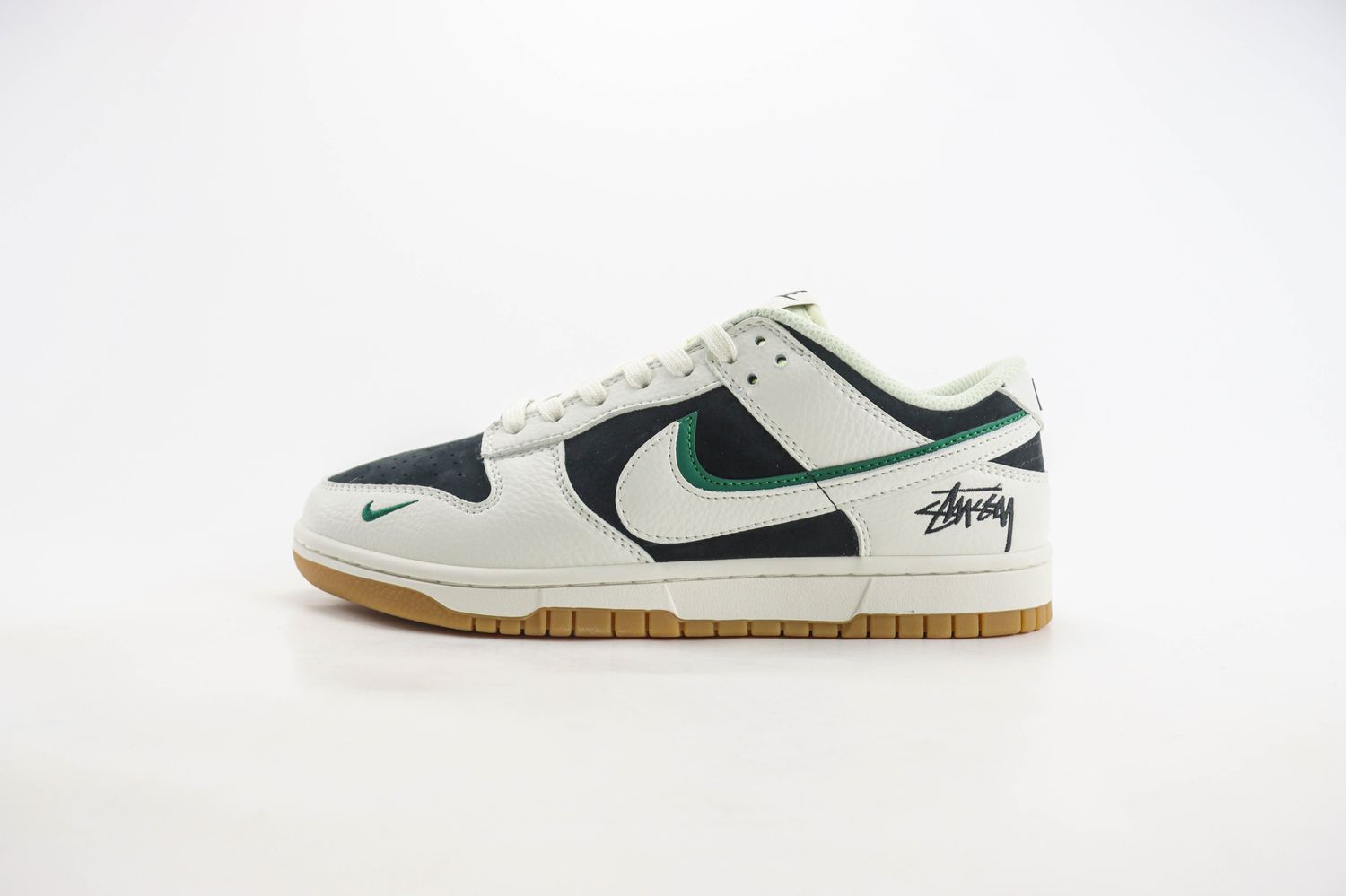 Nike SB Dunk Low x Stussy 58 