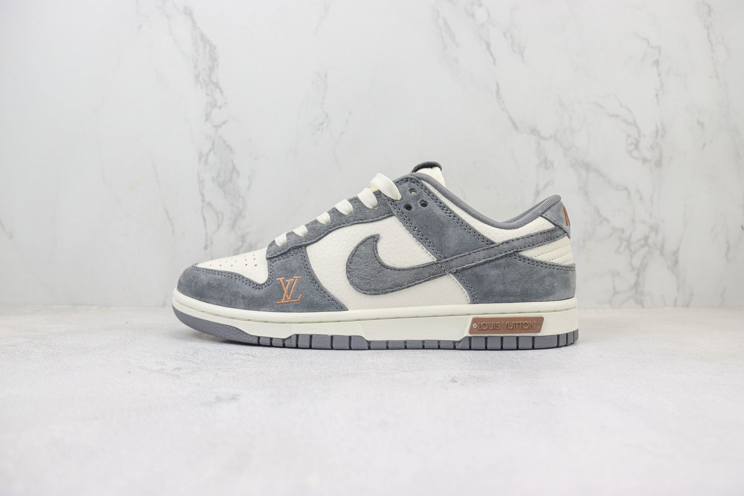 Nike SB Dunk Low x LV 104