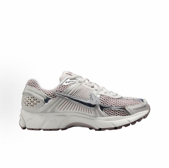 Nike Vomero 5 ‘ Metallic Pink ‘