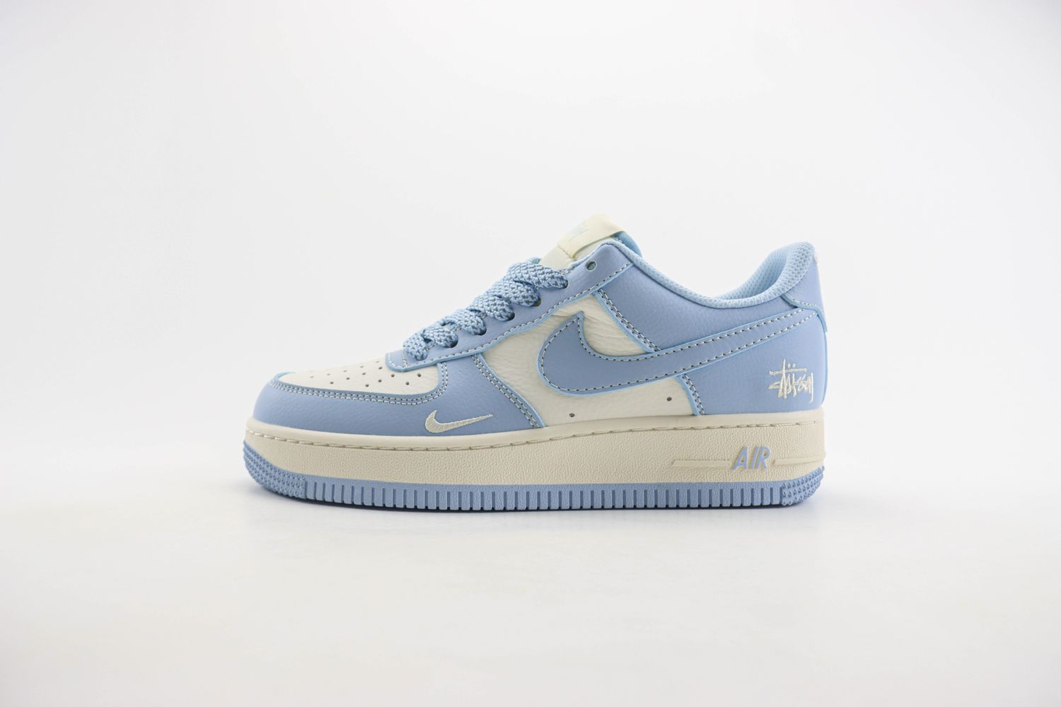 Nike Air Force 1 Low x Stussy 135