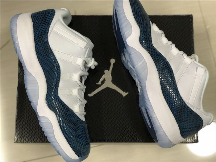Air Jordan 11 Low Navy 