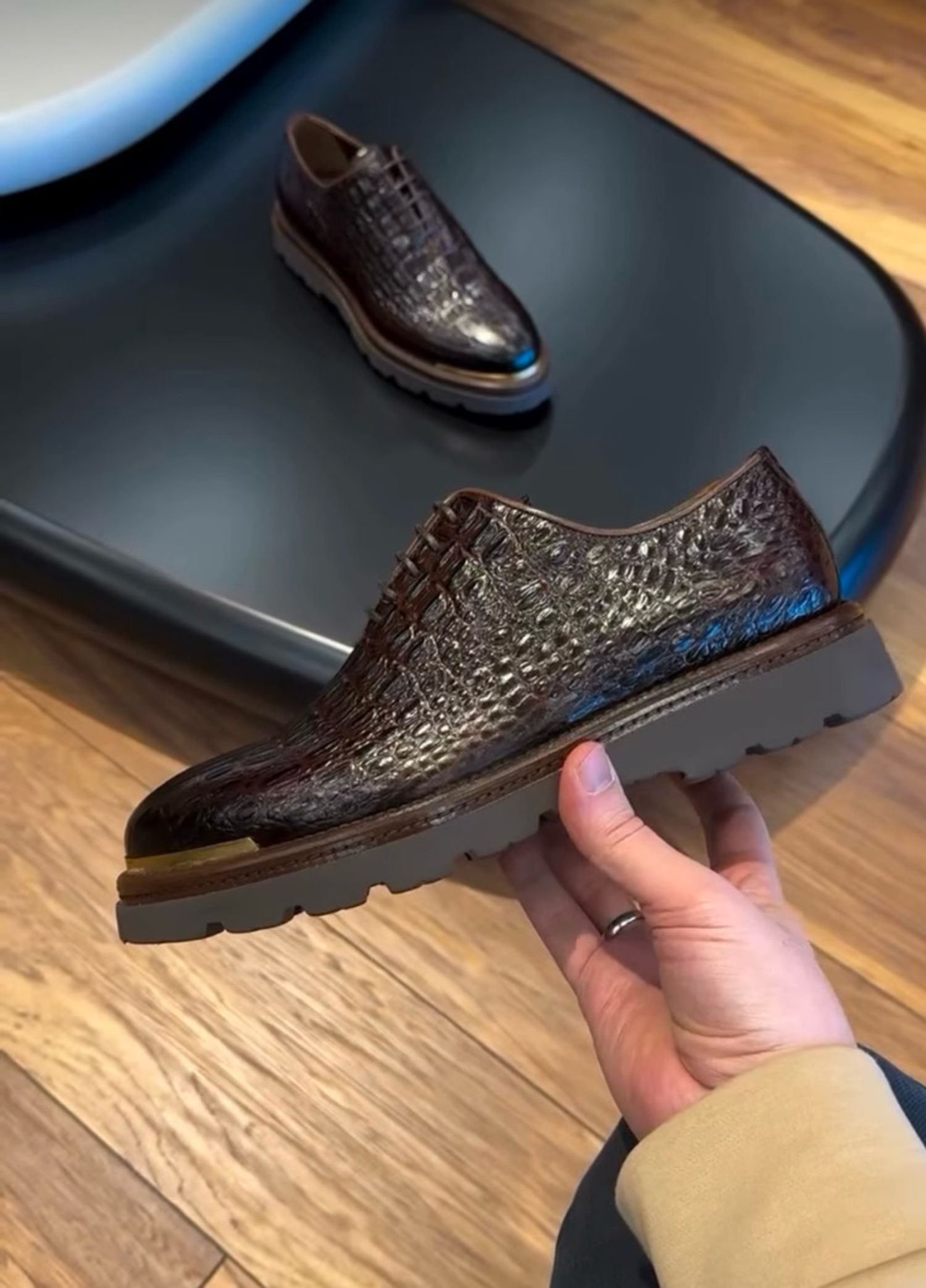 CROCODILE BROWN