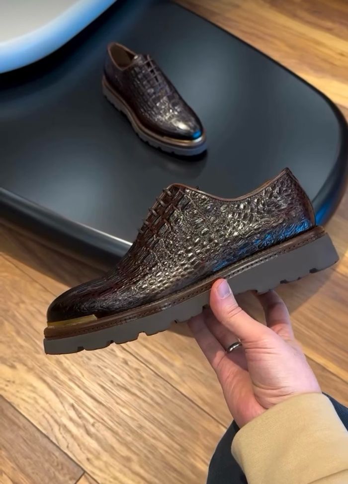 CROCODILE BROWN