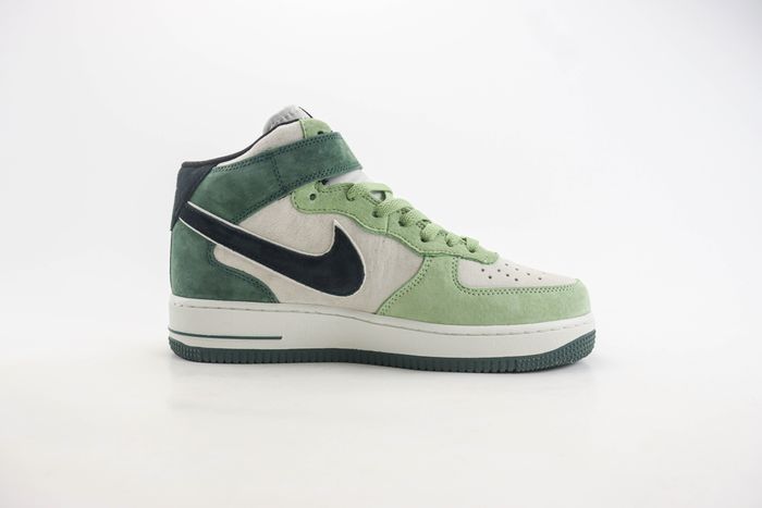 Nike Air Force 1 Mid 