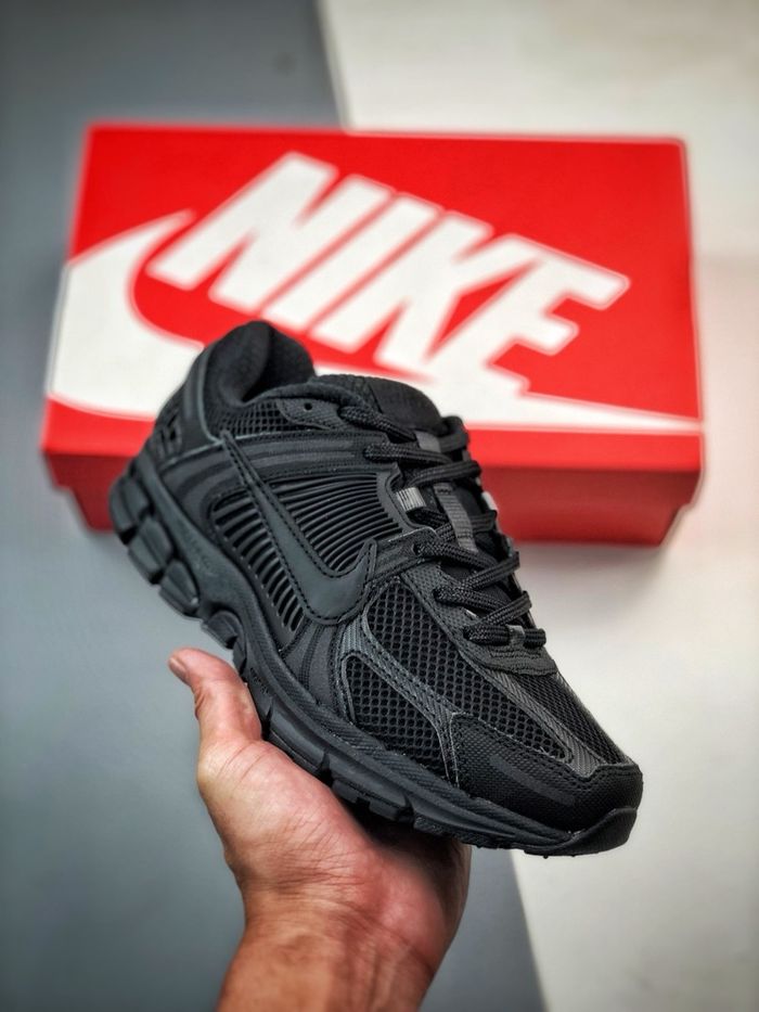 Air Zoom Vomero 5 “Triple Black”