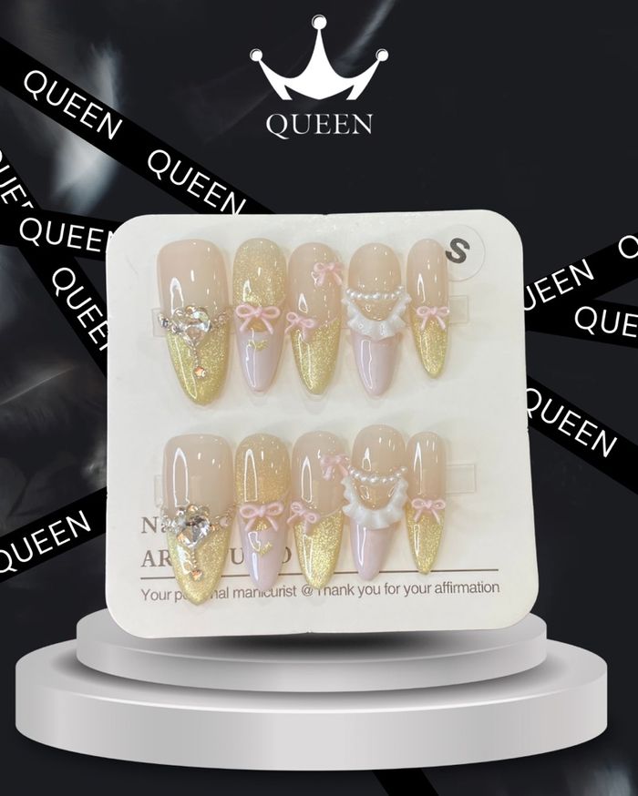 Наадаг хумс 