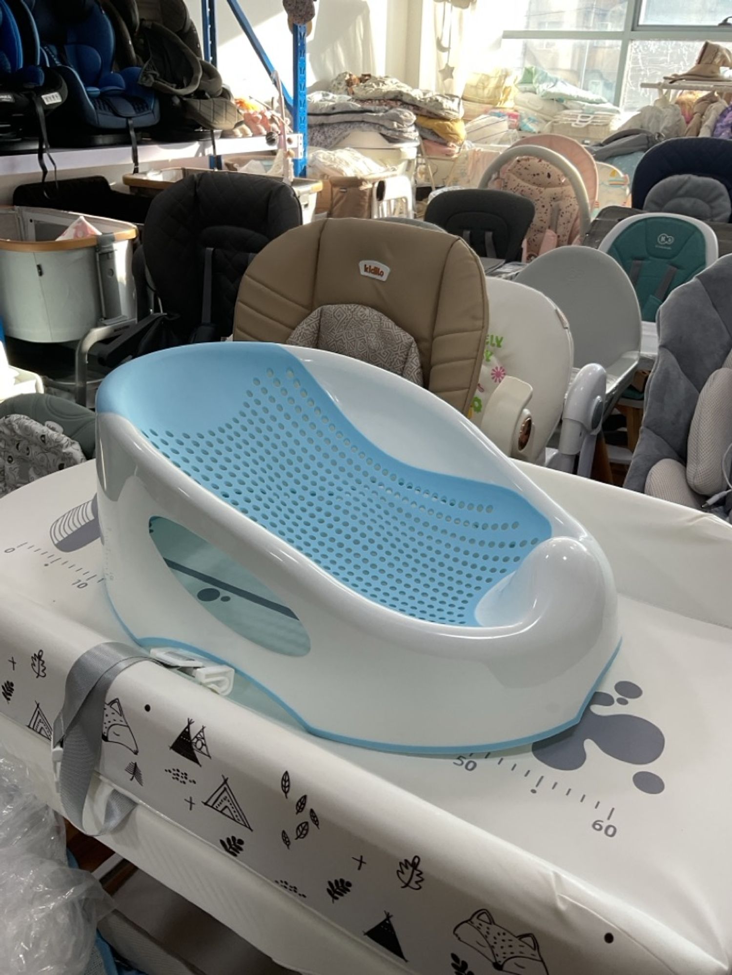 Deluxe baby bather 