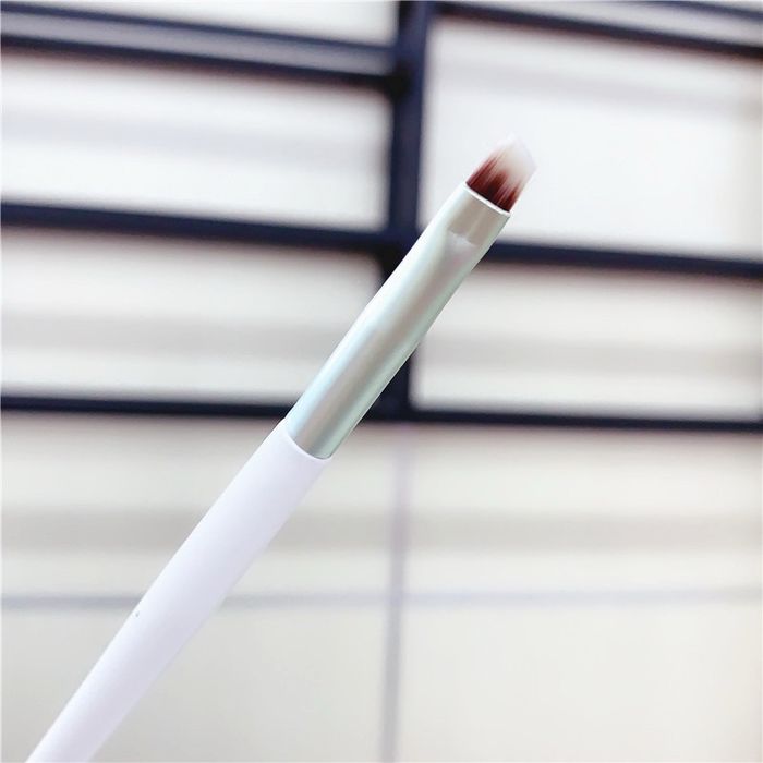 Нүүр будалтын багс  