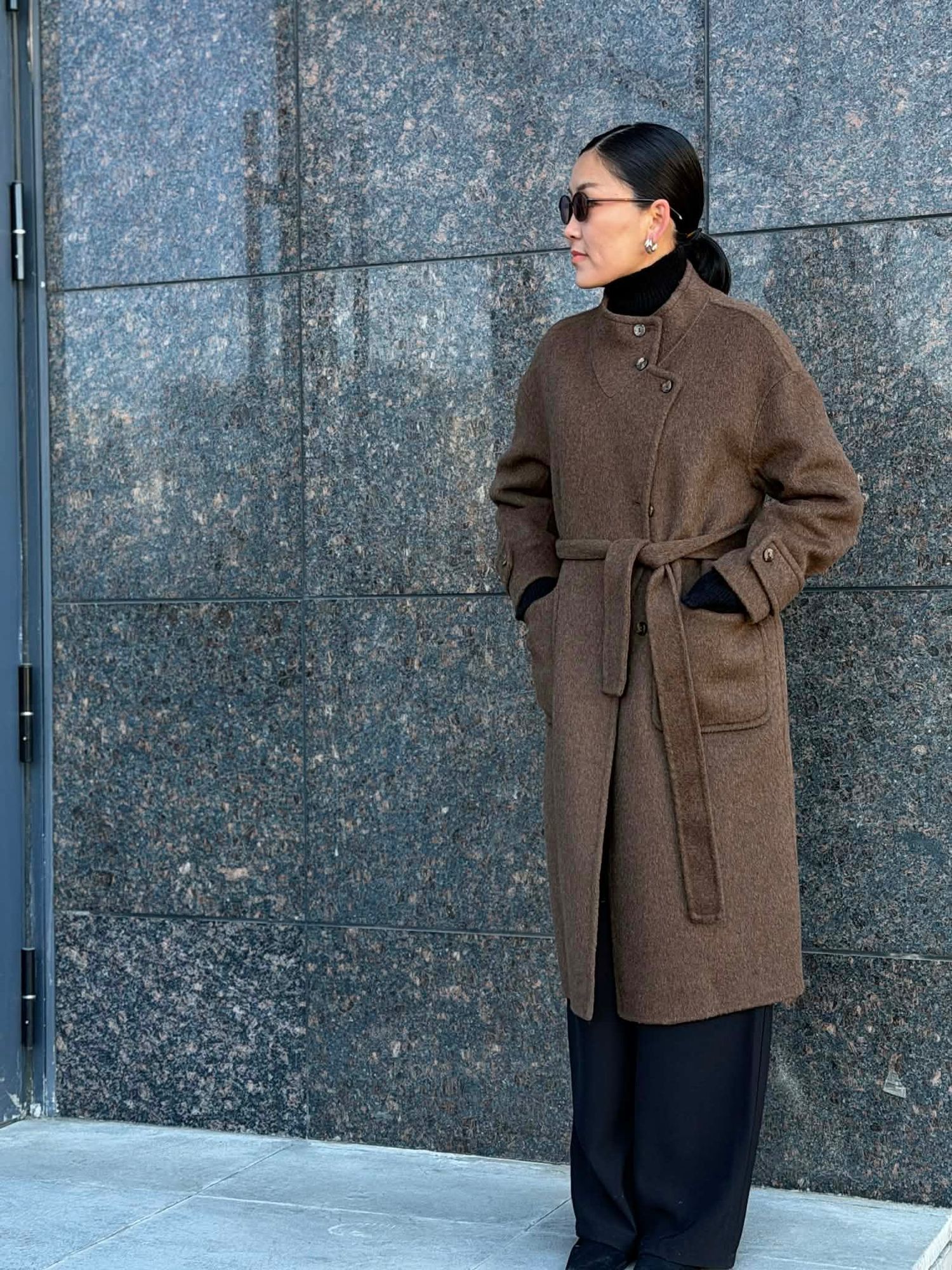 Мөргүй залгаа ханцуйтай пальто 