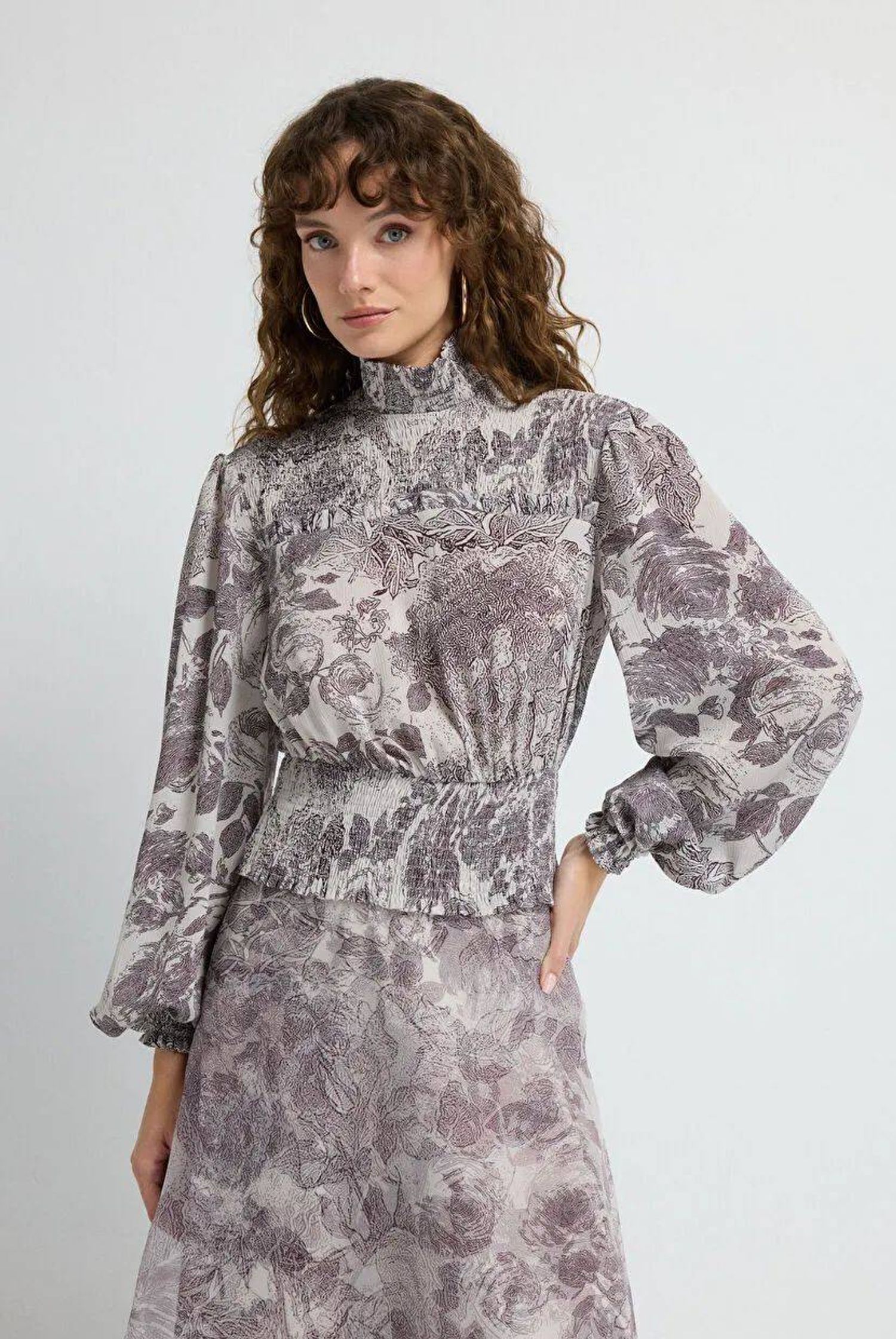 BLOUSE