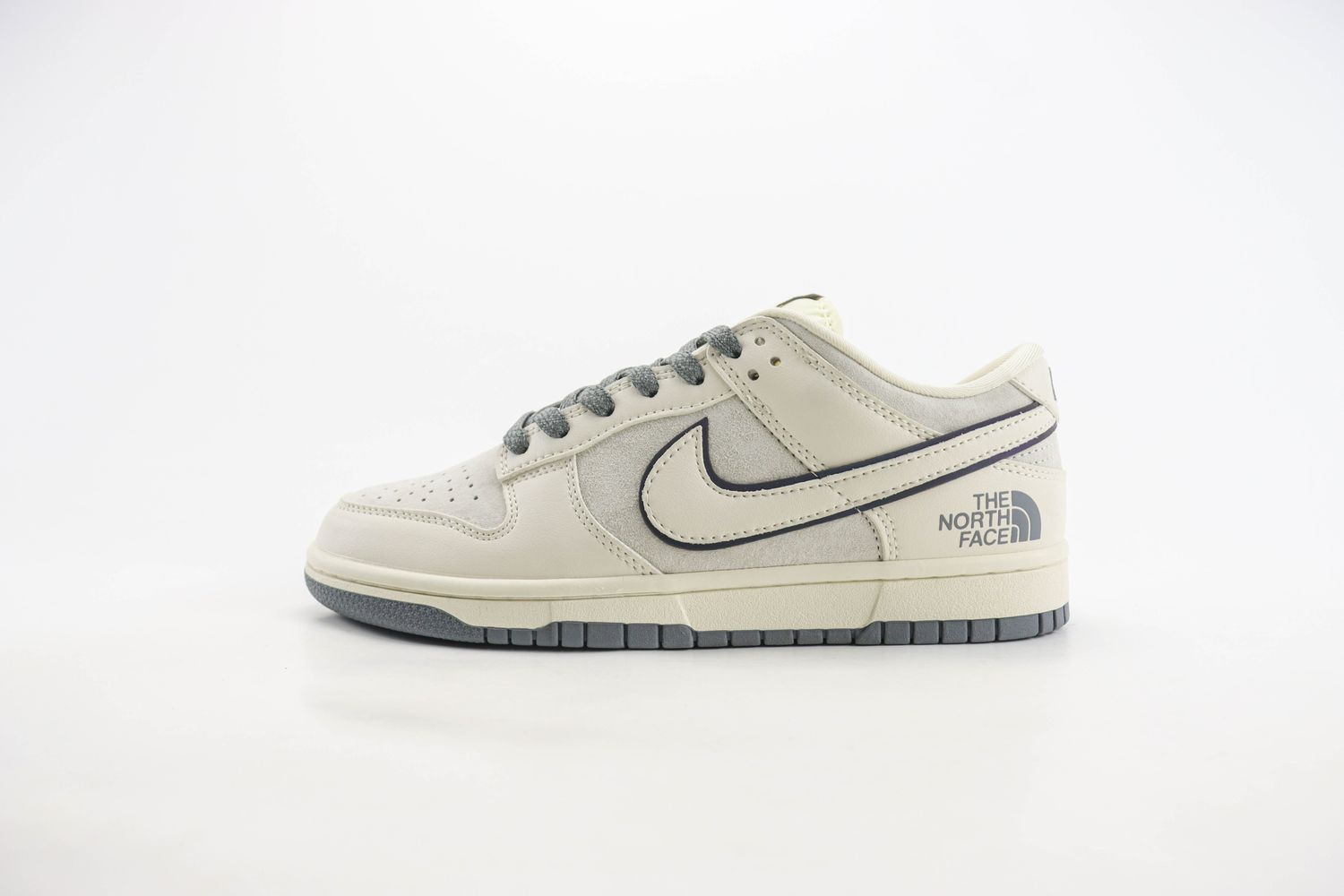 Nike SB Dunk Low x The North Face 38