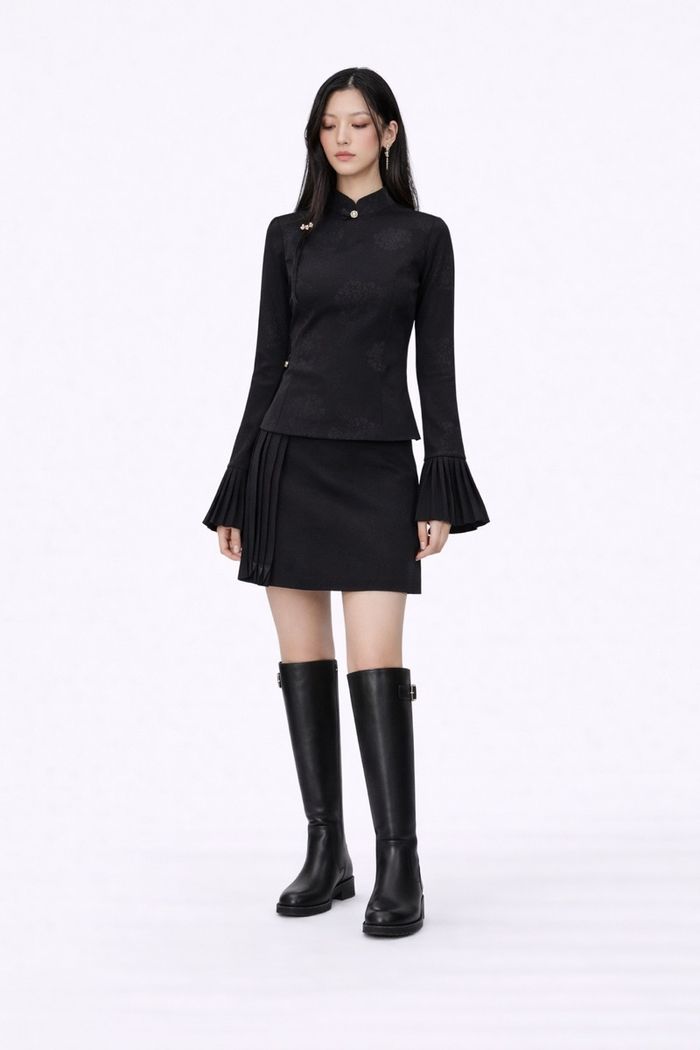 KNEE-HIGH STILETTO BOOTS