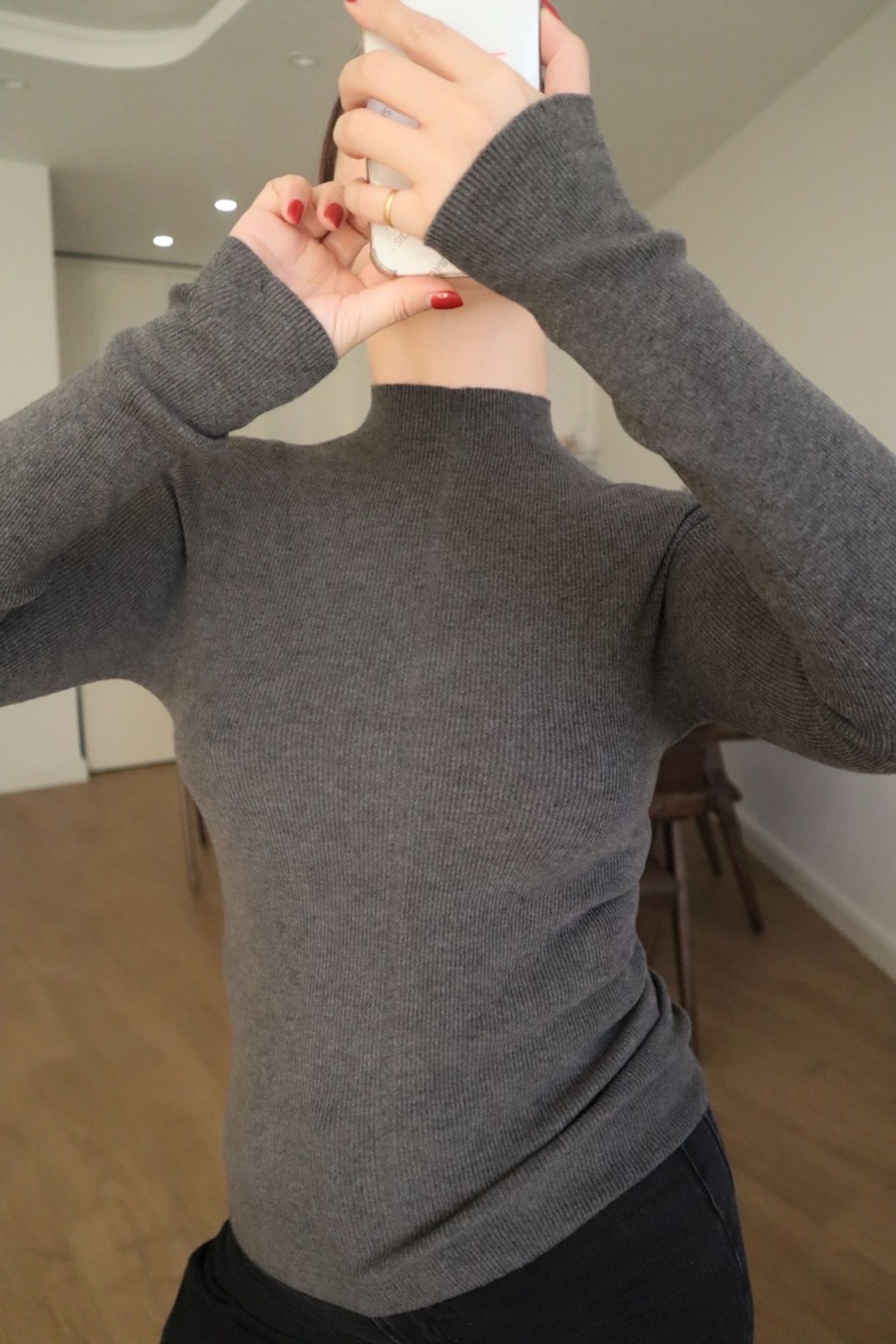 Бэлэн саарал цамц