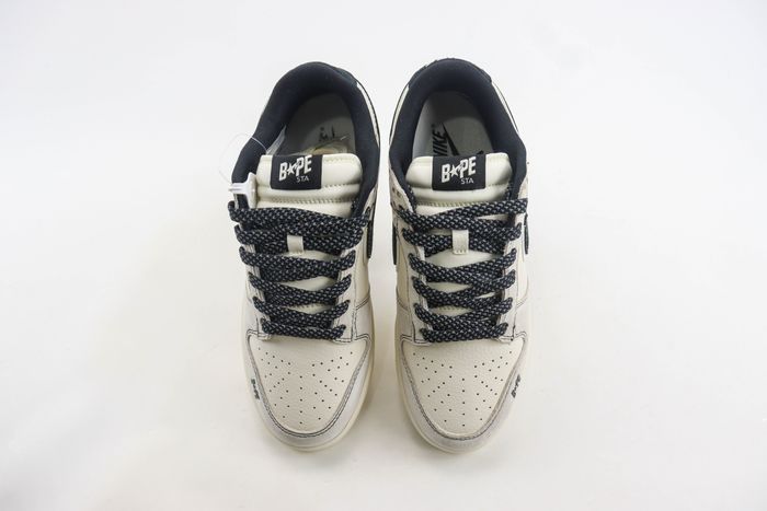 Nike SB Dunk Low x supreme x BAPE 09