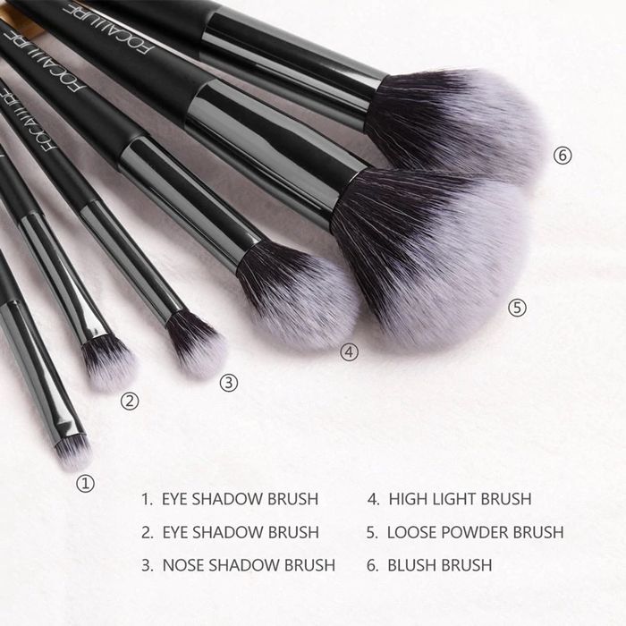 Make up brush ( no bag)