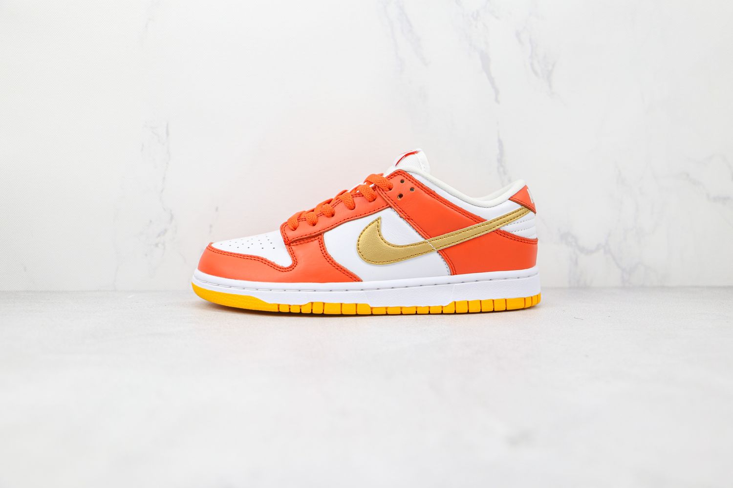NK Dunk Low " Golden Orange "