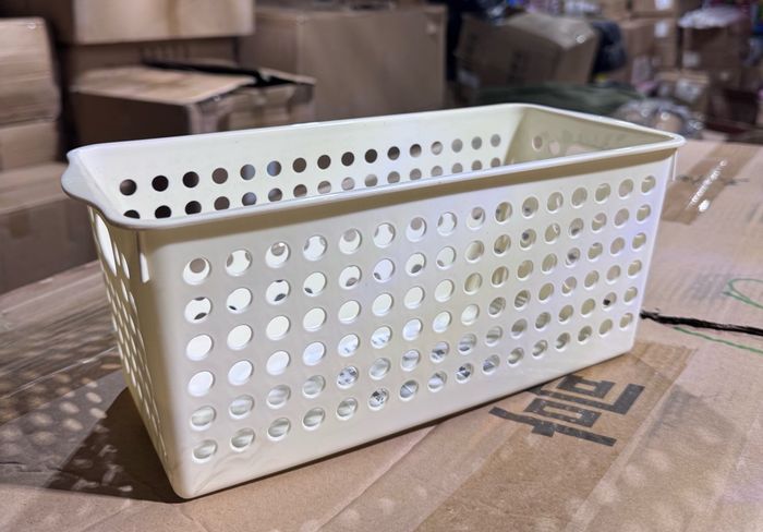 Нарийн сагс цагаан