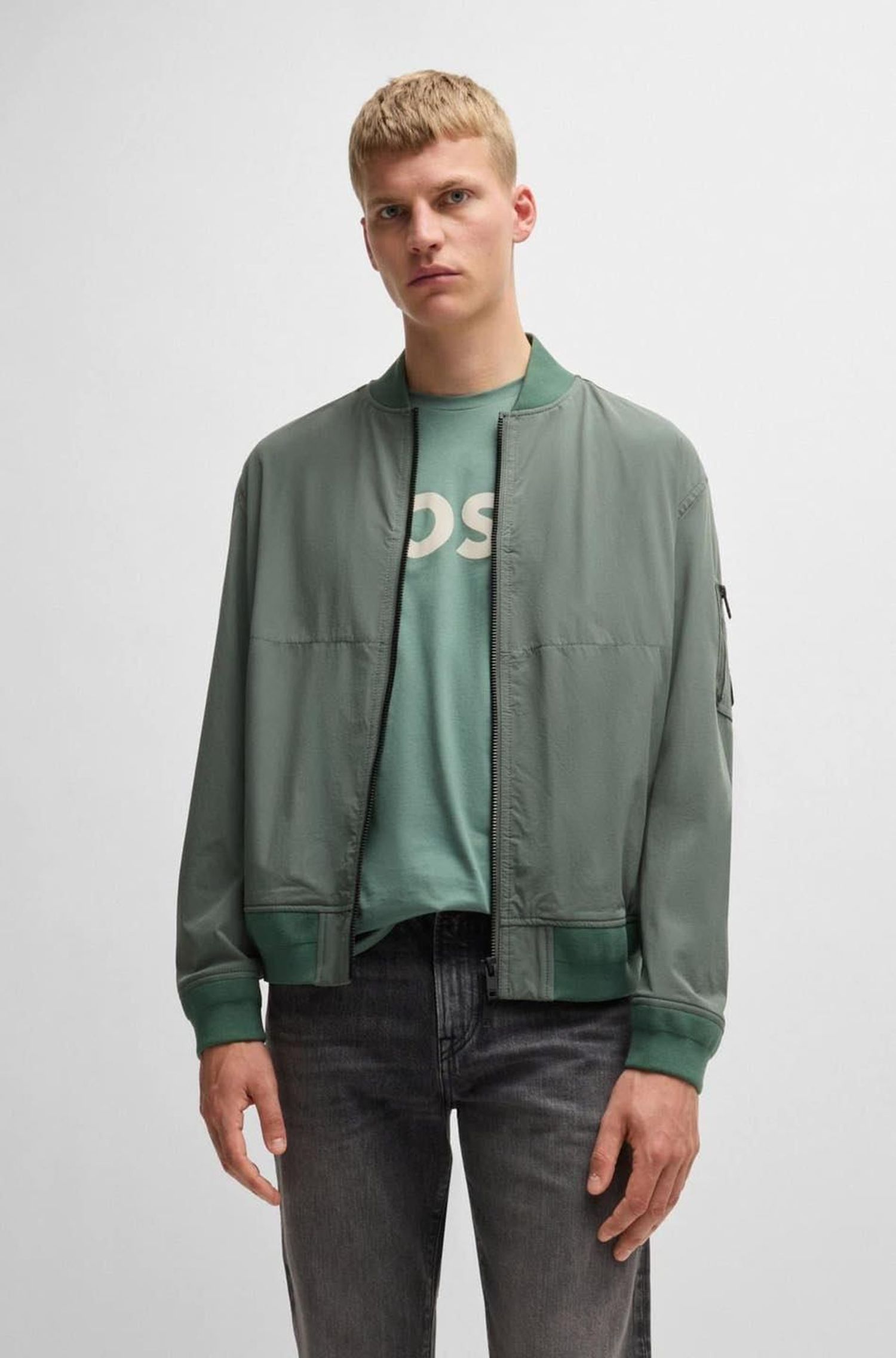 𝐇𝐮𝐠𝐨 𝐁𝐨𝐬𝐬 - брэндийн бомбер жакет 