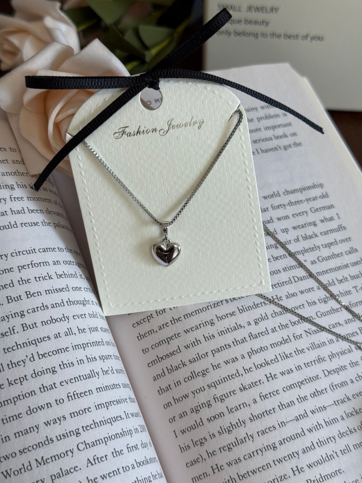 LUM SILVER NECKLACE