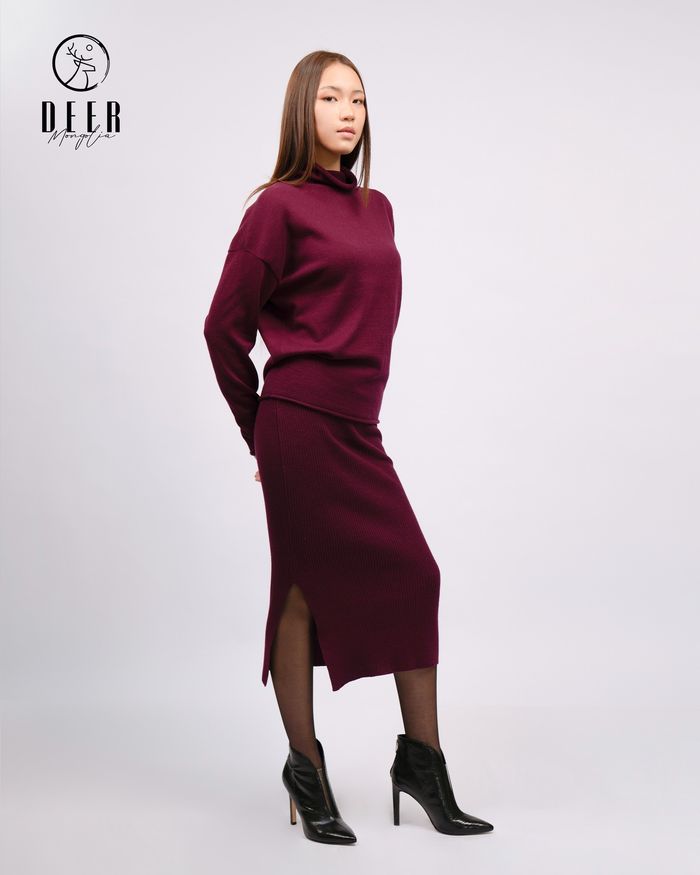 burgundi sweater