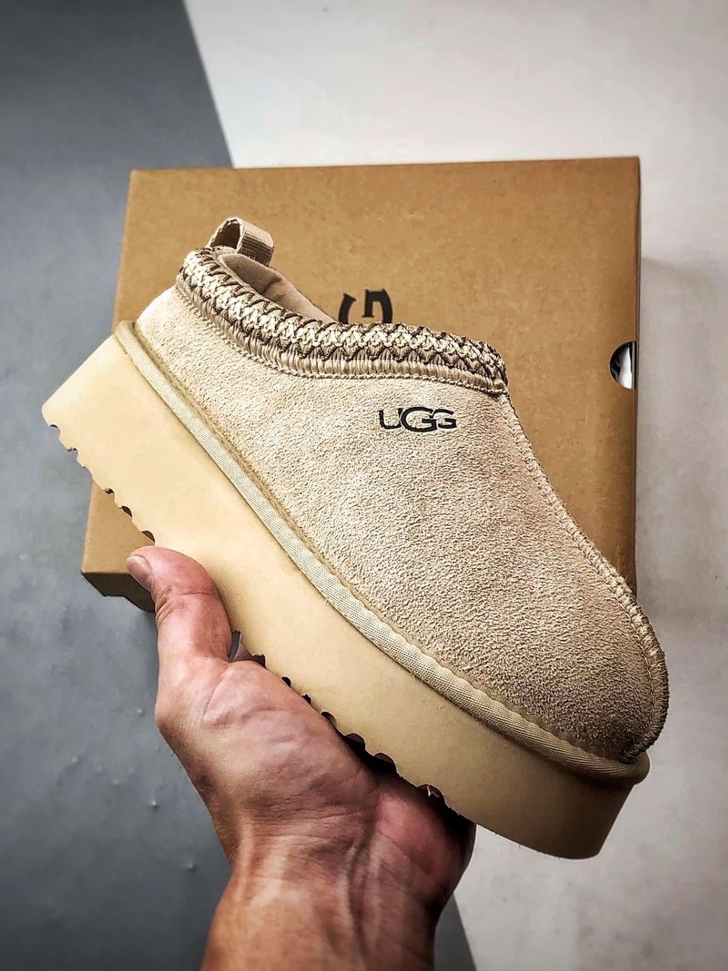 UGG Tazz Sand