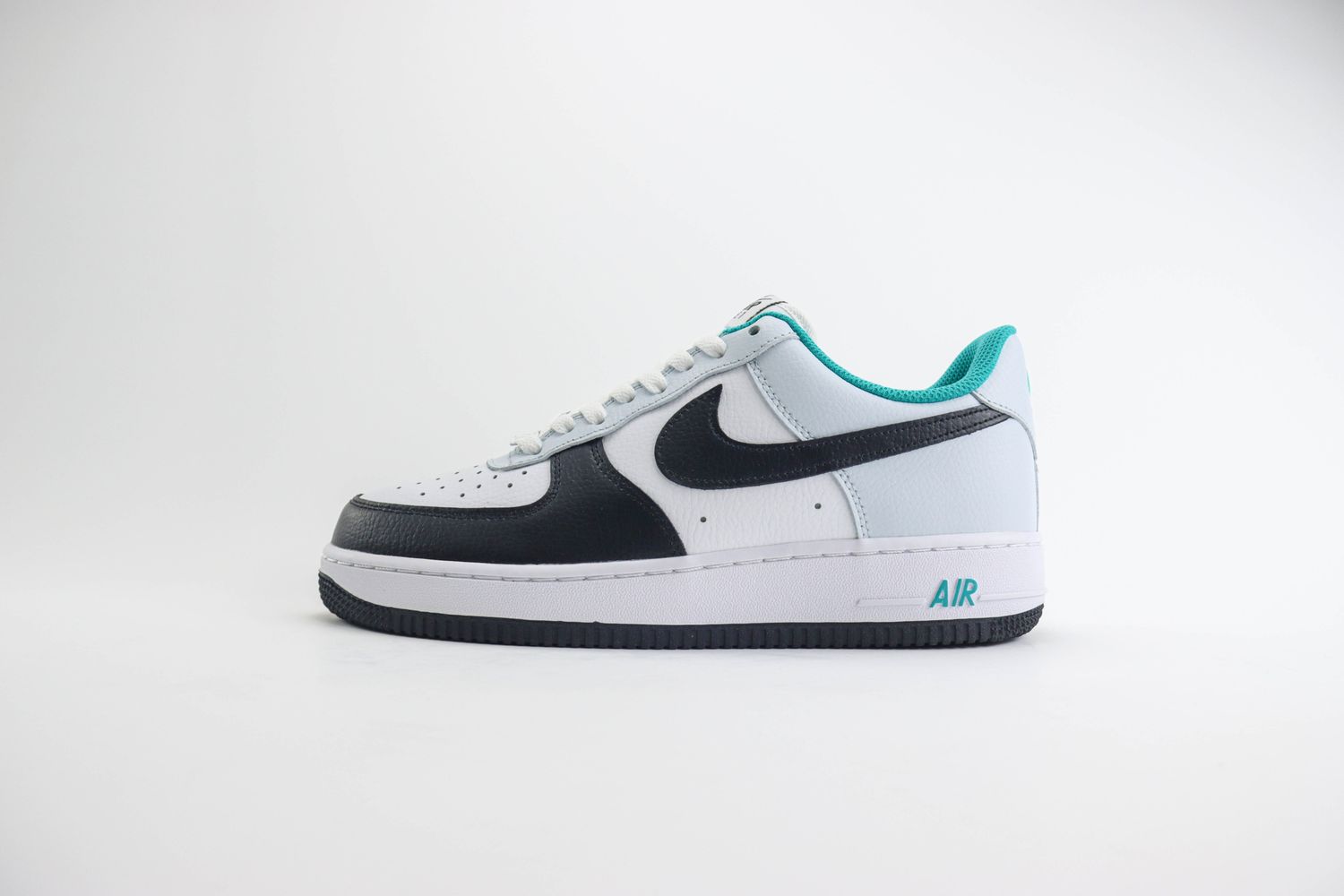 Nike Air Force 1 07 Low White Black Blue