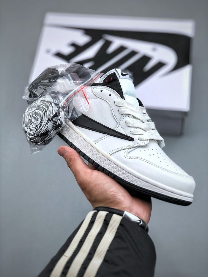 Travis Scott x Air Jordan 1 Low