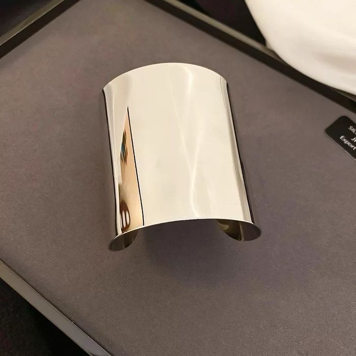 Бугуйвч, бугалганы гоёл мөнгөлөг