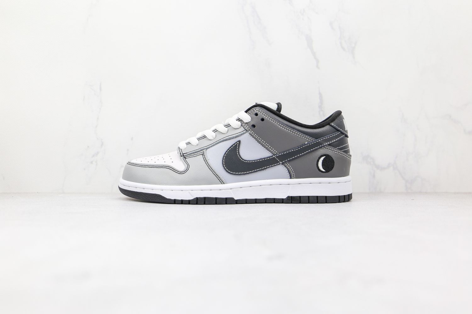 Nike SB Dunk Low Lunar Eclipse